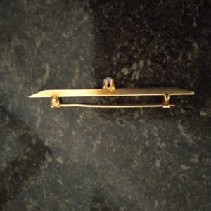 Vintage gold pin with diamond